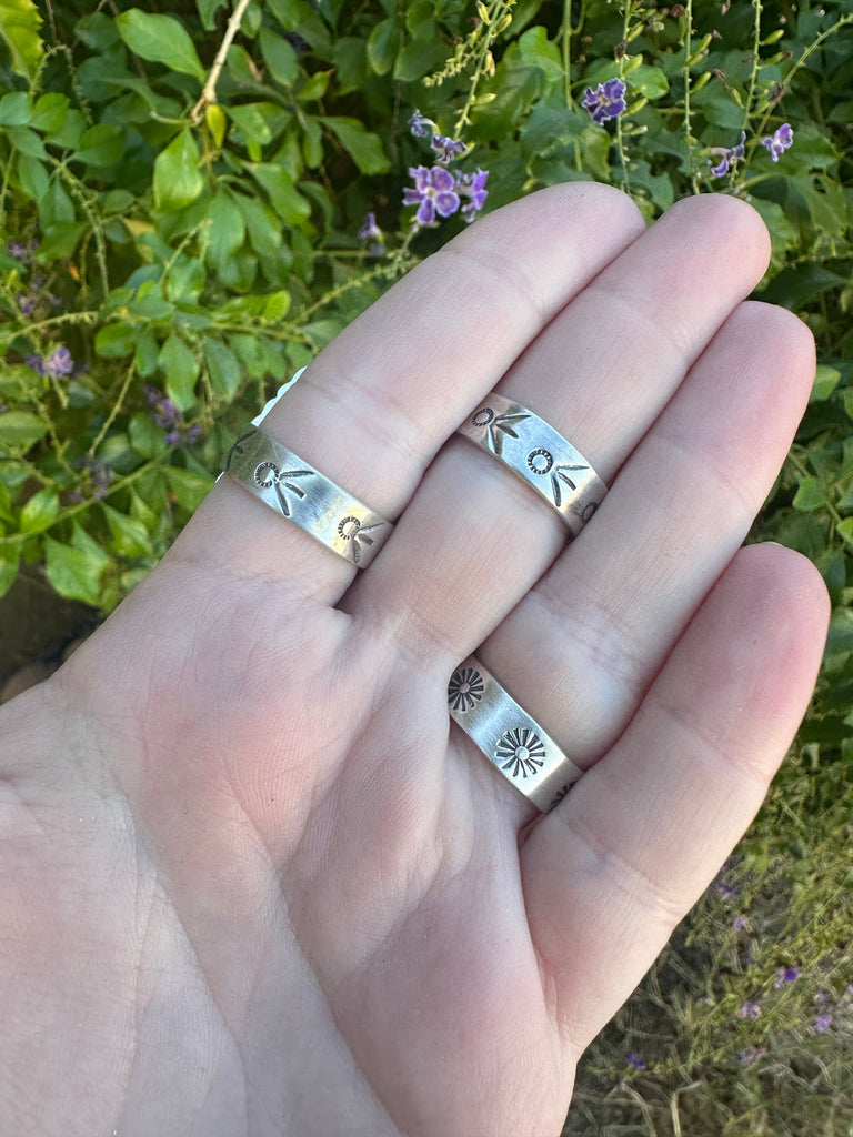 The Silverton Beautiful Handmade Kingman Turquoise And Sterling Silver Adjustable Ring Jewelry & Watches:Ethnic, Regional & Tribal:Native American:Rings Nizhoni Traders LLC