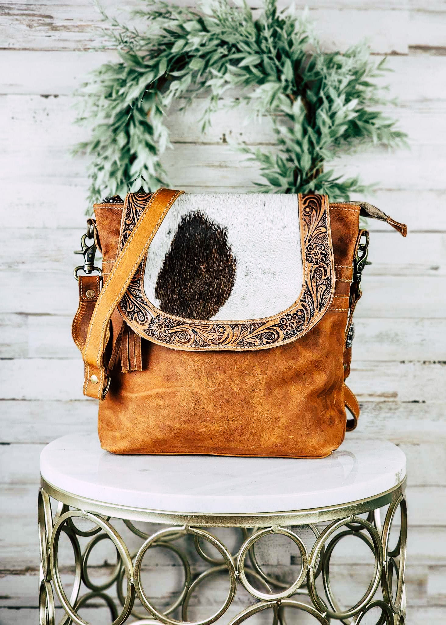 Saddleback Cowhide Crossbody Handbag – The Cinchy Cowgirl